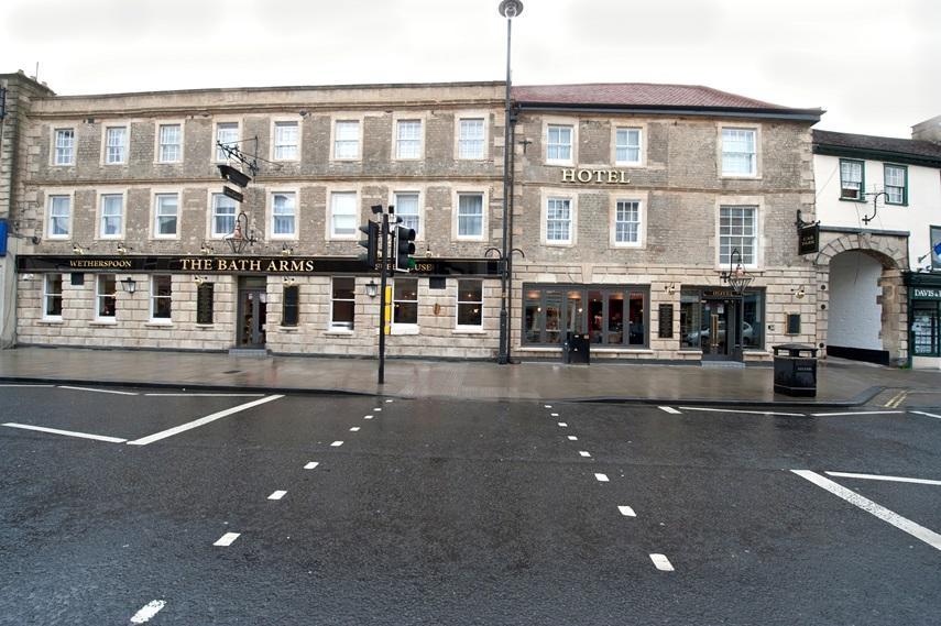 Hotel The Bath Arms Wetherspoon Warminster Exterior foto