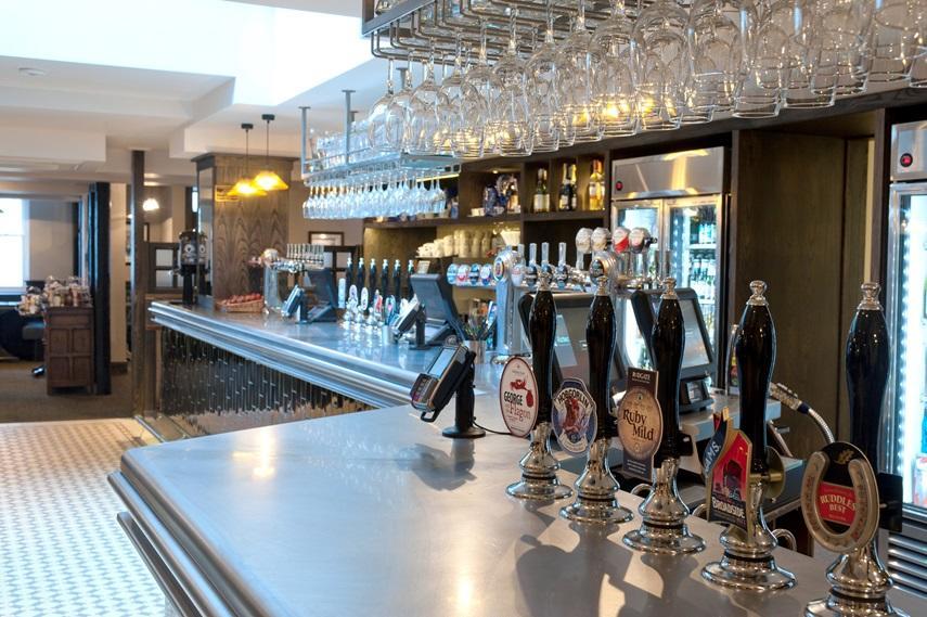 Hotel The Bath Arms Wetherspoon Warminster Exterior foto