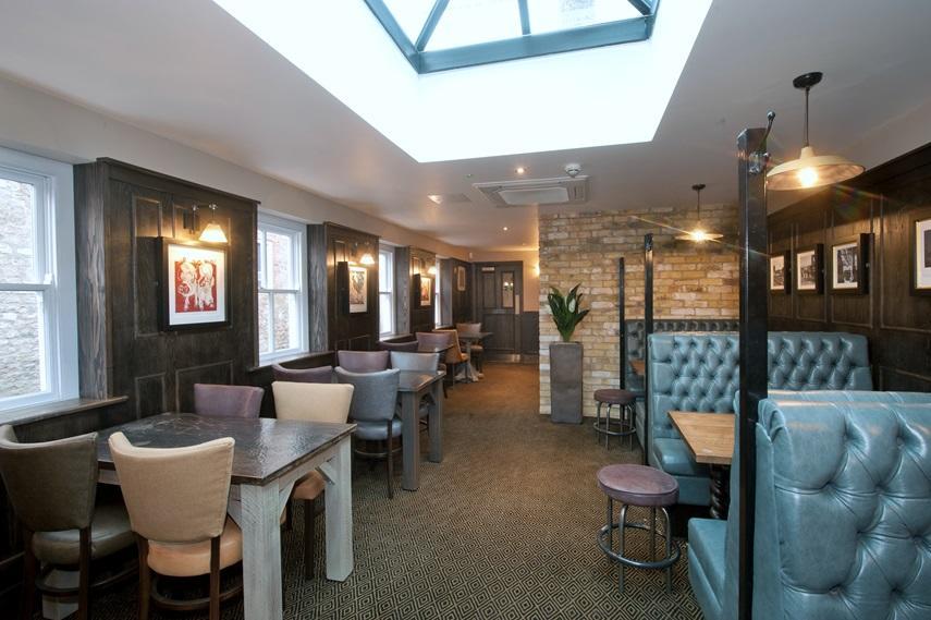 Hotel The Bath Arms Wetherspoon Warminster Exterior foto